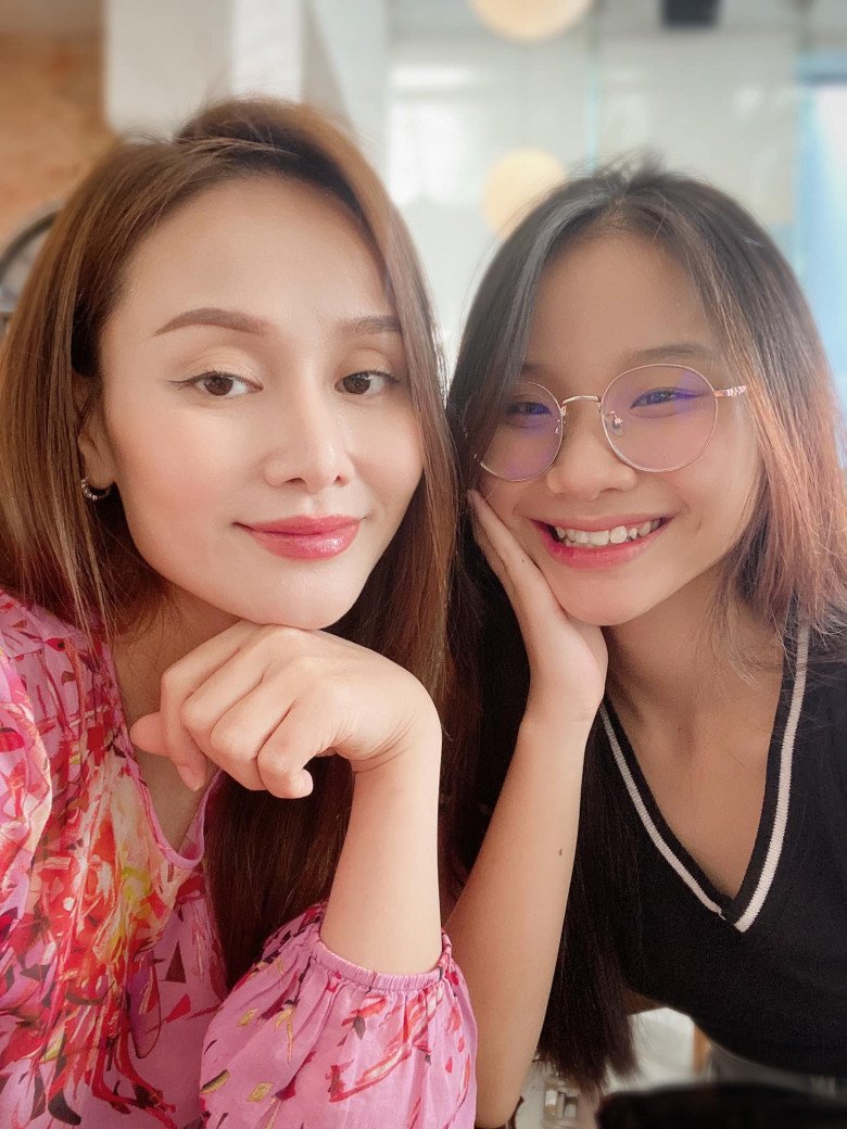 Sao Việt 24h: Gây chú ý với chiều cao amp;#34;khủngamp;#34;, con gái lớn nhà Bình Minh còn có tài lẻ điệu nghệ - 15