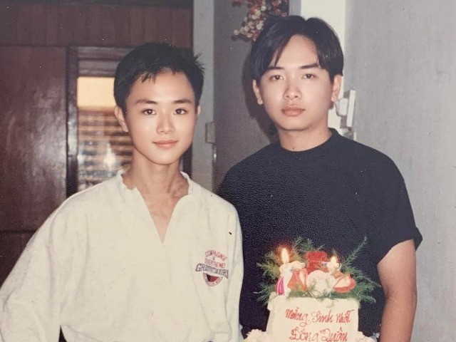 Giải trí - Việt Quang đã qua đời 3 năm, bạn thân hé lộ tấm ảnh cả hai đẹp trai như tài tử Hồng Kông
