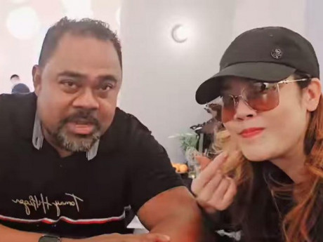 Vợ chồng Thu Phương phủ nhận tin đồn hủy hôn