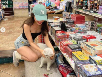 Chớm hè, người đẹp Sài thành diện quần siêu ngắn chống nóng, khoe chân dài trắng nõn