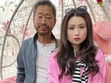 Cãi lời bố mẹ lấy chồng hơn 30 tuổi, mấy năm sau người phụ nữ nghẹn ngào nói một câu