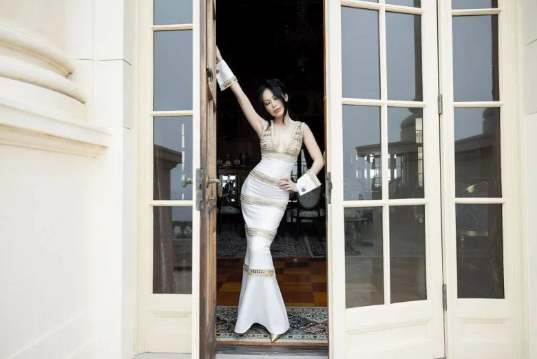 Christine Chiu sẵn sàng chi hàng triệu USD ở mỗi tuần lễ thời trang để sở hữu những bộ trang phục độc nhất, không đụng hàng với bất cứ ai. 