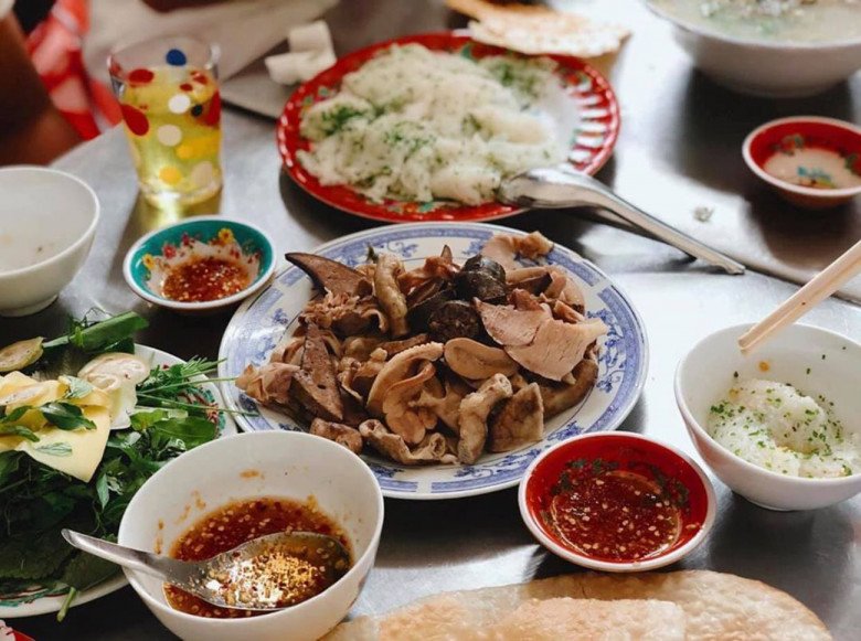 Nếm thử món ăn sáng amp;#34;quốc dânamp;#34; ở Quy Nhơn: 6 địa chỉ cực uy tín lúc nào cũng đông nghịt khách - 6