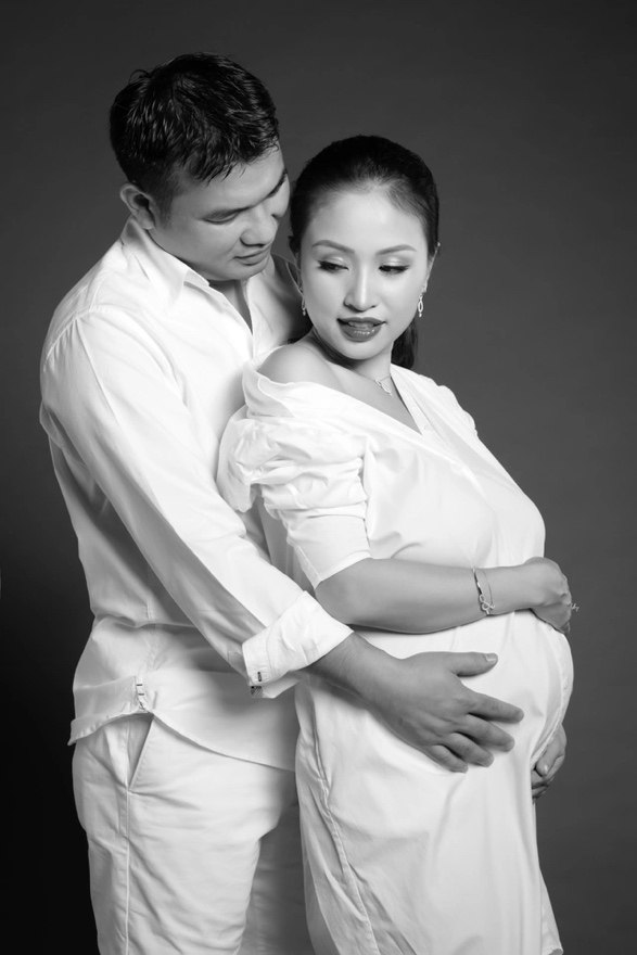 Ông xã Vân Hugo luôn dành thời gian bên vợ dù công việc bận rộn.