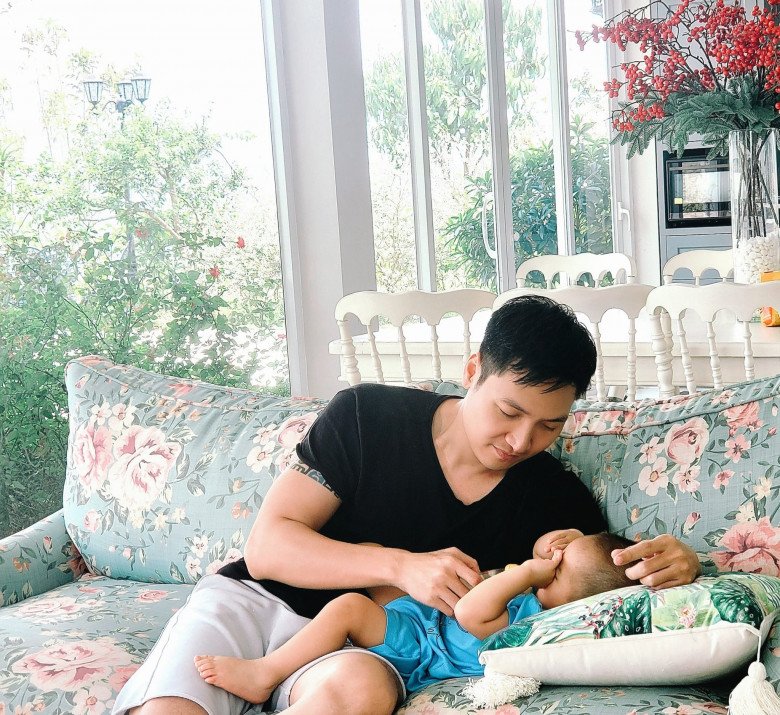Sao Việt 24h: Phương Oanh vác bụng bầu đôi size amp;#34;khủngamp;#34; đi gặp amp;#34;2 mẹamp;#34;, body nóng bỏng của 2 bà thành tâm điểm - 9