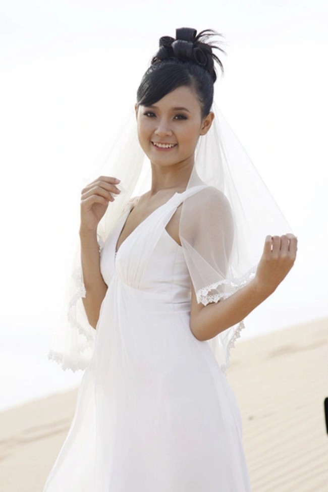 Trước khi làm vợ người ta, Midu nhiều lần đẹp tựa thiên thần khi mặc váy cưới "lên xe hoa" với bạn diễn - 7