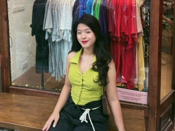 Con gái NSƯT Chiều Xuân được khen đẹp như mẹ, ngày càng gợi cảm ở tuổi 20