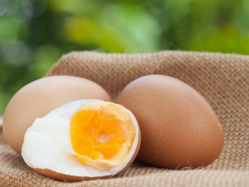 Sức khỏe - Điều gì xảy ra khi mỗi sáng ăn 1 quả trứng? Sự thật về việc bỏ lòng đỏ khi ăn trứng để tránh mỡ máu cao