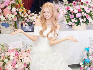 Nàng hậu cao 1m8 ngoan hiền nhất Hà thành, nay nổi loạn với đồ xuyên thấu mừng tuổi 30