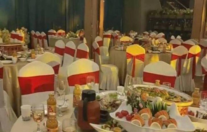 Đám cưới tổ chức linh đình nhưng không ai tới dự