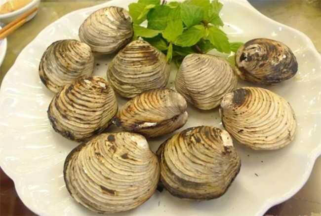 Ngán nướng thơm phức, nhiều nhà hàng ở Quảng Ninh đưa vào thực đơn để đãi khách