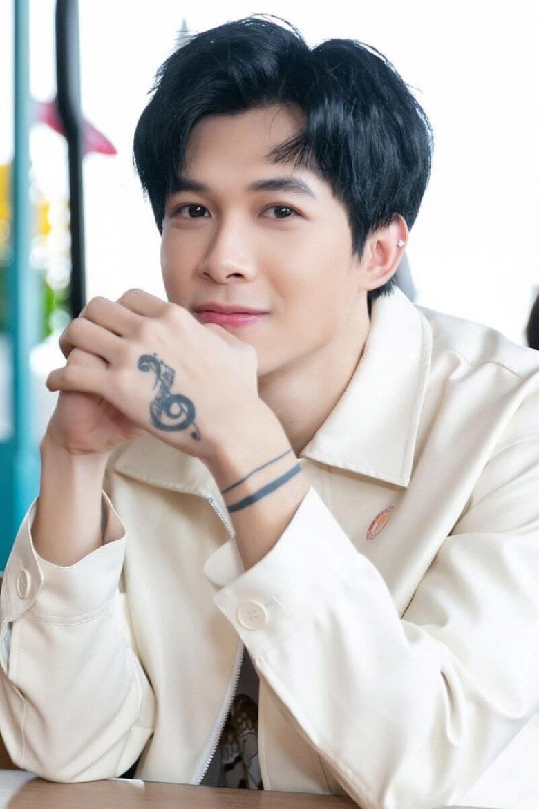 Anh Tú không hề chạy show mà tập trung 100% vào chương trình.