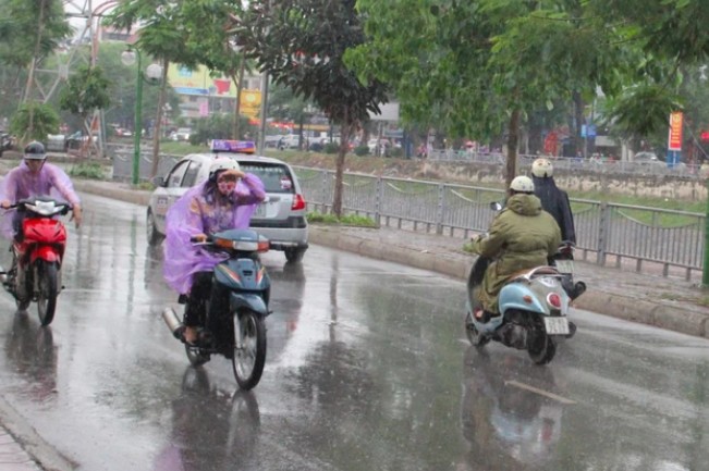 Miền Bắc duy trì mưa dông trước khi đón nắng nóng diện rộng.