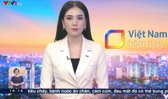 Mai Ngọc đã đau bụng quằn quại khi đang dẫn.