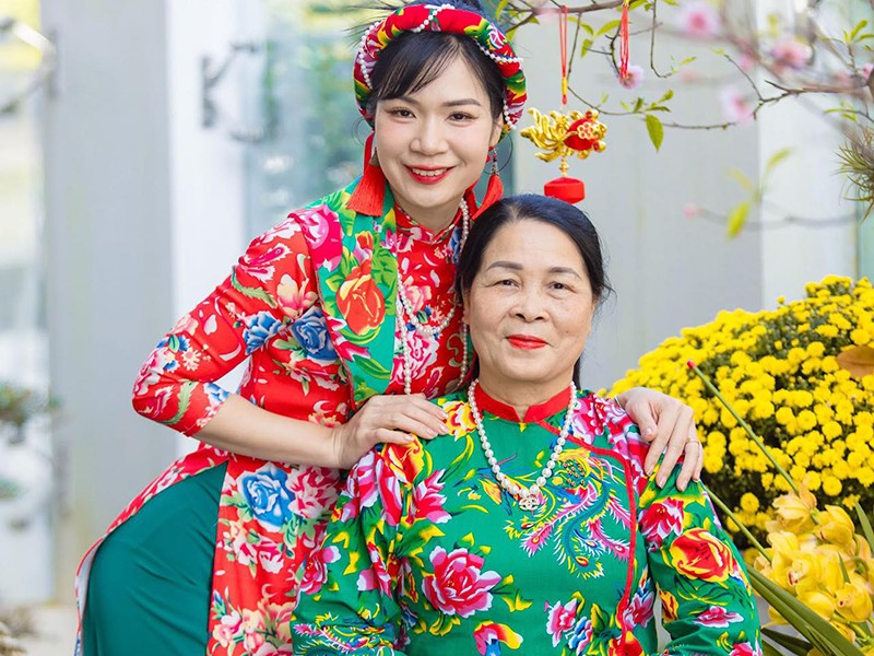 Có mẹ yêu thích nấu ăn nên chị Thu Phương (39 tuổi, Móng Cái – Quảng Ninh) rất ít khi phải vào bếp. Chị chia sẻ, mẹ mình là giáo viên đã về hưu, năm nay 64 tuổi.

