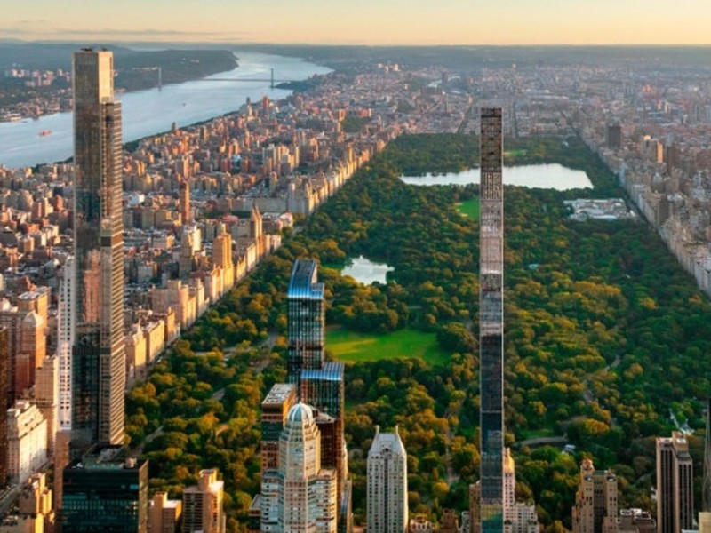Tháp Steinway nằm ở 111 West 57th Street, quận Manhattan, Mỹ có tỷ lệ chiều cao so với chiều rộng là 24:1 khiến công trình mới hoàn thiện này trở thành tòa nhà chọc trời mỏng nhất trên thế giới. 
