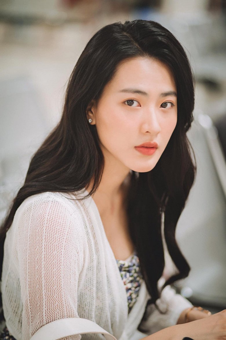 Nữ diễn viên Minh Trang dần trở thành một cái tên quen mặt với khán giả truyền hình sau và bùng nổ sau khi tham gia bộ phim Cây táo nở hoa.