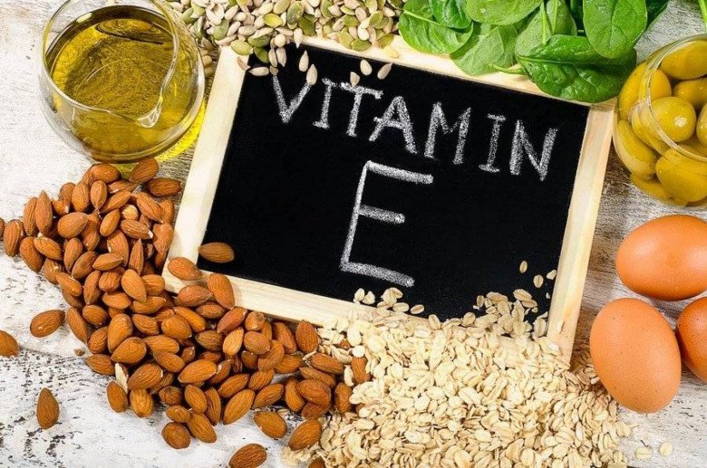 Vitamin E có nhiều trong một số loại thực phẩm như dầu, các loại hạt,... 