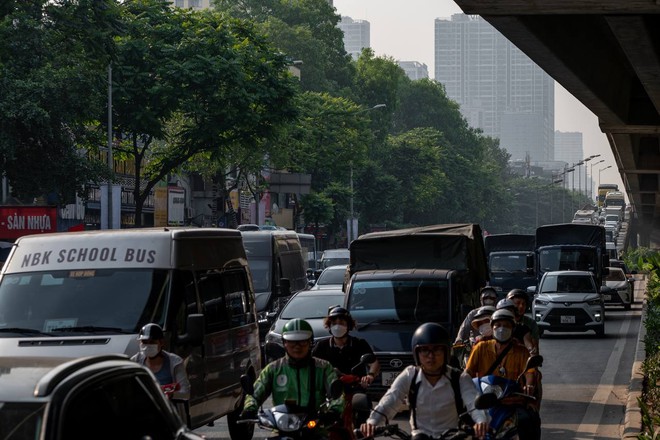 Chính thức “khởi động” cho kỳ nghỉ lễ 5 ngày: Người dân lên đường về quê, kẹt xe khắp mọi nơi - 18