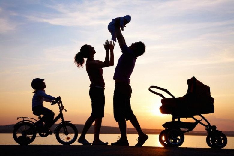 Khi thấy hai con sinh đôi có nhiều khác biệt, người đàn ông đi xét nghiệm ADN, phát hiện sự thật bất ngờ. Ảnh minh họa. 