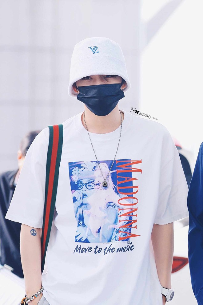 Hình ảnh Jae Joong khi chuẩn bị xuất phát tại sân bay Hàn Quốc.