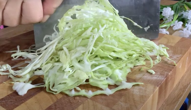 Việc thái nhỏ rau trước khi rửa sẽ khiến dinh dưỡng bị hao hụt đi rất nhiều. Ảnh minh họa. 