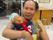 Tin tức - Người phụ nữ ở TP.HCM ôm con vào bến xe nhờ bà bán nước giữ giúp rồi bỏ đi