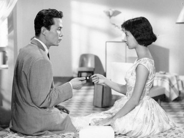 Đại gia giàu nhất Sài Gòn một thời: Từng cọ rửa thùng rác khởi nghiệp, vung tiền chiều người đẹp và cái kết buồn