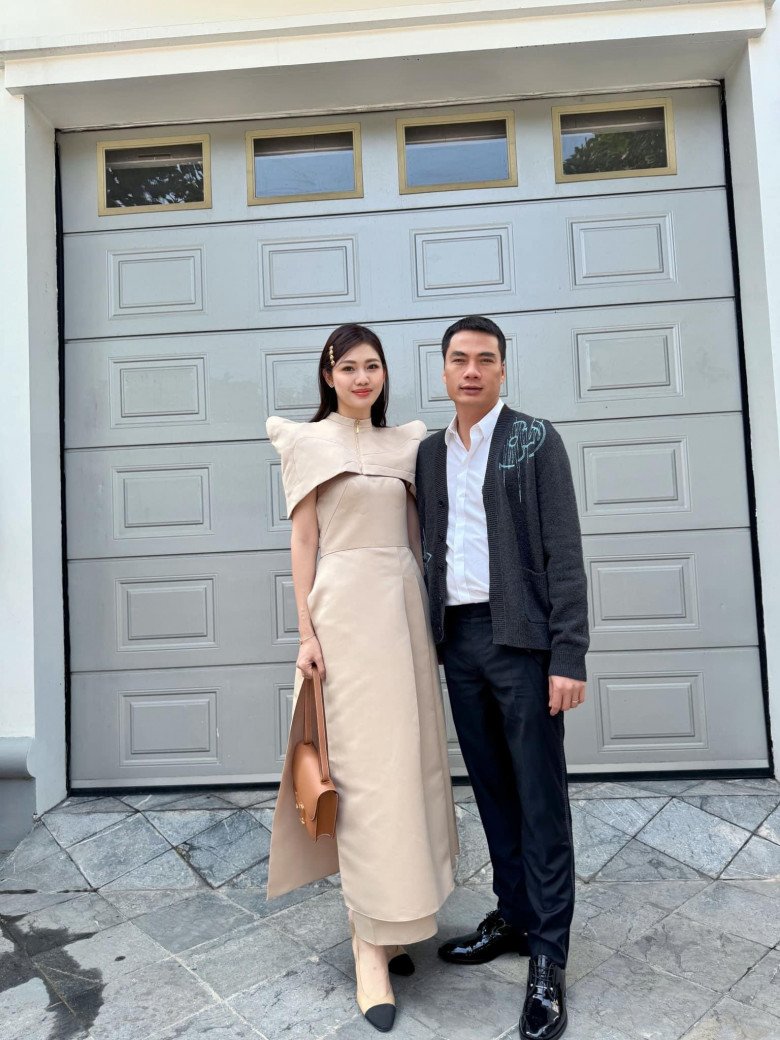 Những Hoa - Á hậu Việt lấy chồng sớm: Sống trong nhung lụa ăn mặc sang chảnh, cứ ra phố là "dát" hàng hiệu - 14
