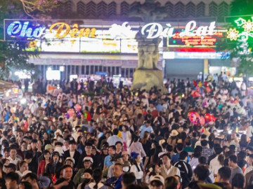 Đà Lạt bắt đầu đông đúc khi dân tình đổ xô đi trốn nóng: Thời tiết mát mẻ, khách sạn còn phòng