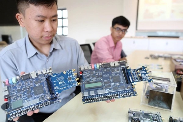 Ngành chủ yếu nghiên cứu, phát triển và chế tạo các chip điện tử.