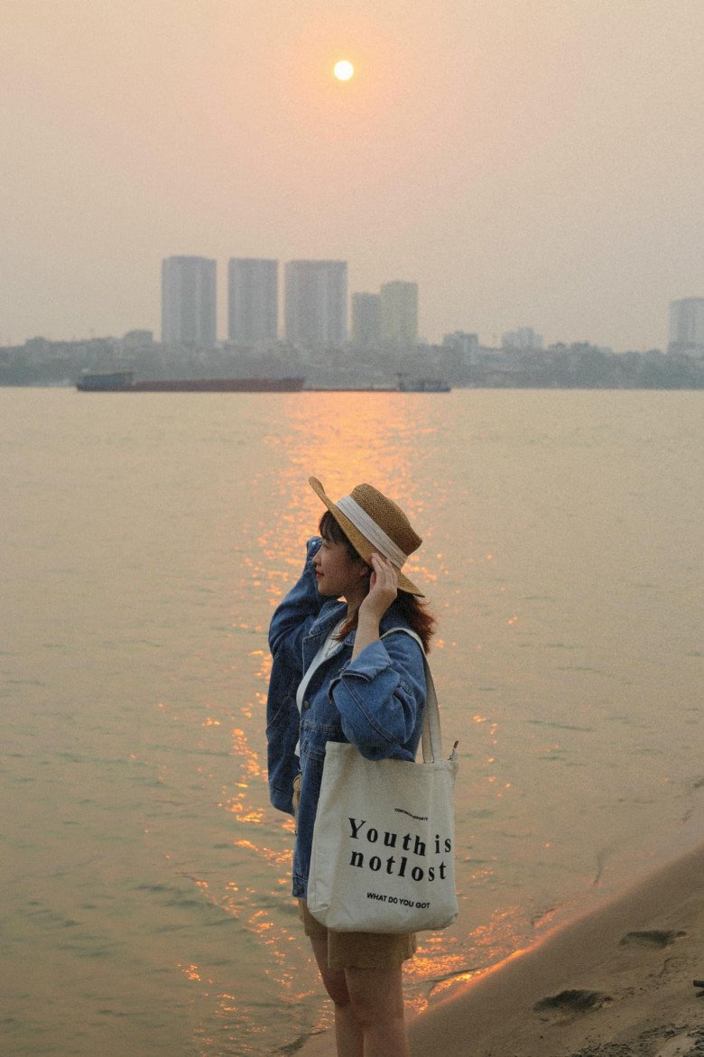 4 địa điểm ngắm hoàng hôn amp;#34;view triệu đôamp;#34; ở Hà Nội thu hút giới trẻ dịp nghỉ lễ - 6