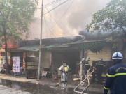 Tin tức - Hà Nội: Cháy lớn tại cửa hàng bán đồ ăn
