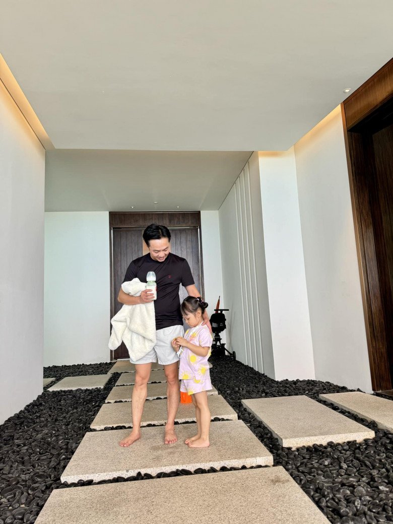 Sao Việt 24h: Tụ họp bạn bè cùng chồng thiếu gia, Tăng Thanh Hà để lộ gương mặt nhợt nhạt - 5