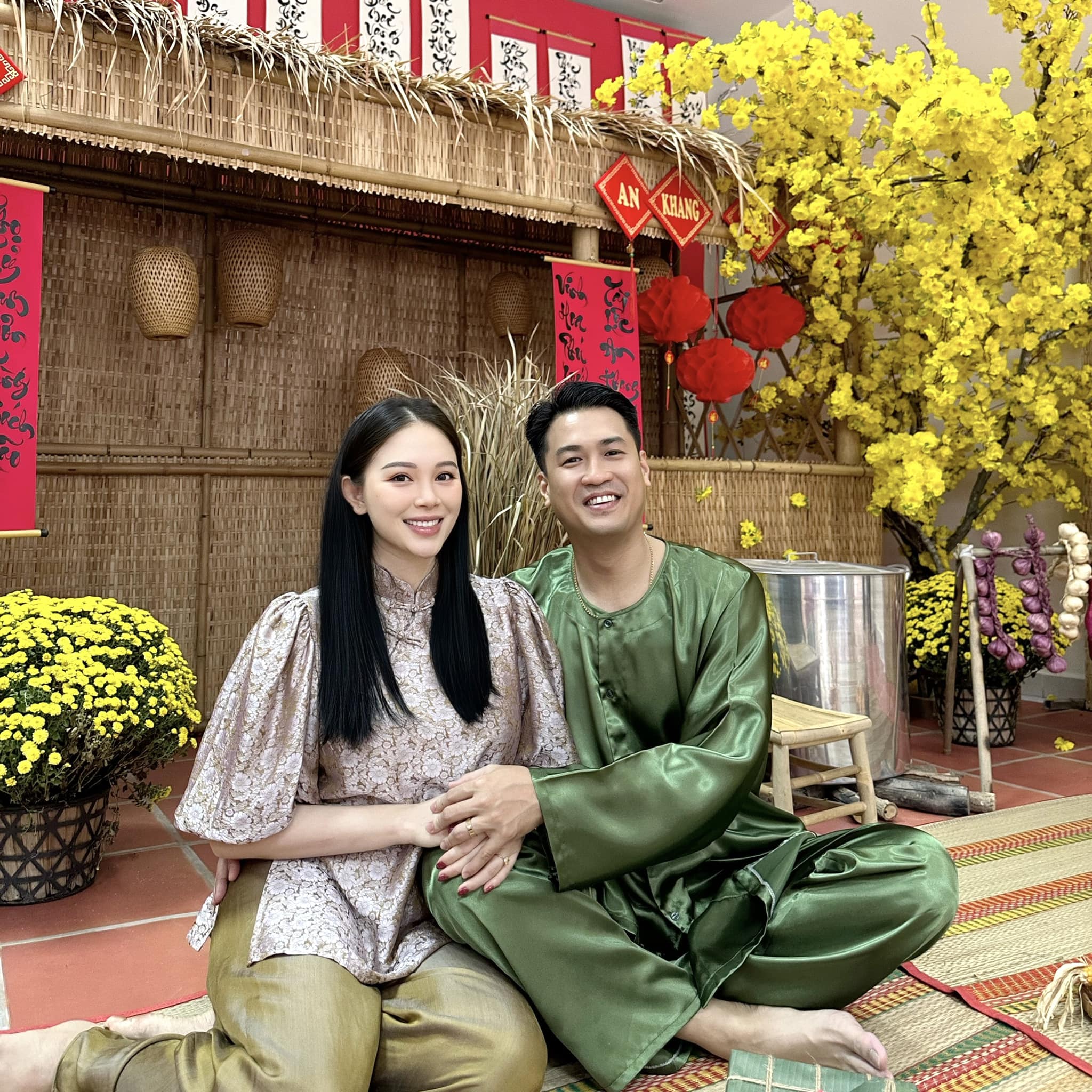 Người đẹp ngày càng ăn mặc kín đáo, sang trọng.