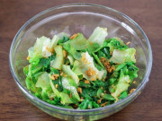 Bếp Eva - Loại rau bán đầy chợ giá 30 nghìn đồng/kg, cực giàu vitamin lại ít calo tốt cho giảm cân, đem trộn thế này cực ngon mát