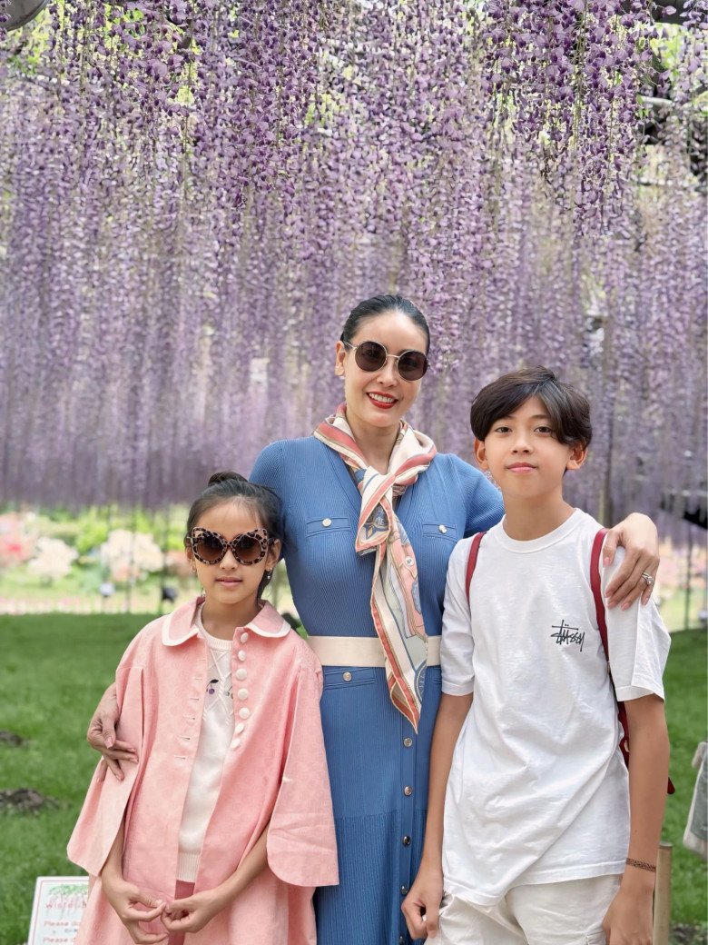 Sao Việt 24h: Việt Hương khoe vòng một căng đầy bỏng mắt ở tuổi U50, cho biết amp;#34;ít khi mặc đồ hở hangamp;#34; - 9