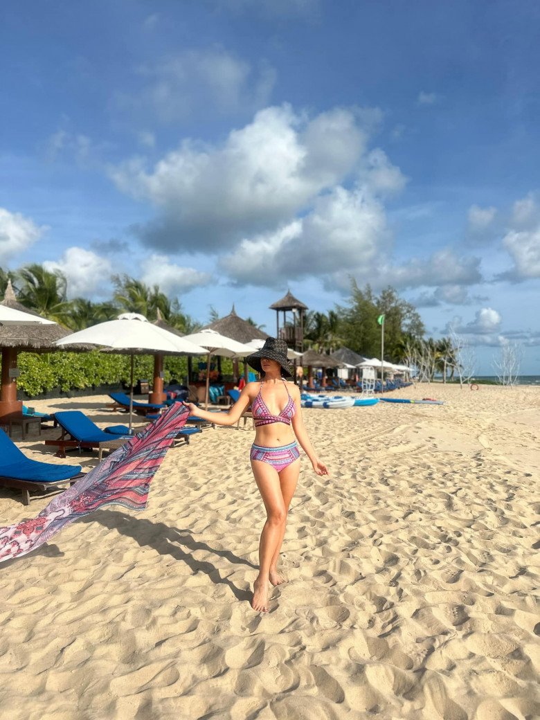 Sao Việt 24h: Việt Hương khoe vòng một căng đầy bỏng mắt ở tuổi U50, cho biết amp;#34;ít khi mặc đồ hở hangamp;#34; - 12