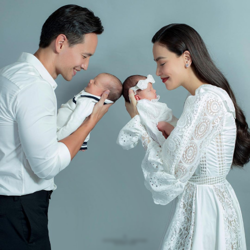 Hồ Ngọc Hà chia sẻ hình ảnh cặp song sinh đáng yêu.