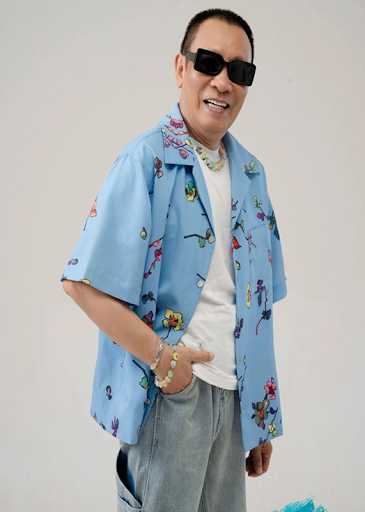 Tạo hình vô cùng trẻ trung của Mc Lại Văn Sâm trong chương trình Có hẹn với thanh xuân