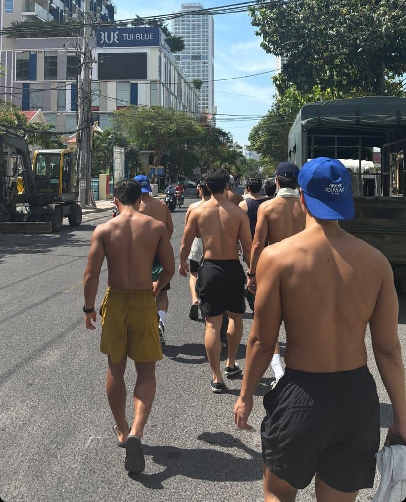 Tài tử amp;#34;Vì sao đưa anh tớiamp;#34; âm thầm sang Việt Nam - 4