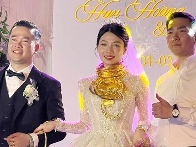 Đám cưới "siêu khủng" ở Hà Tĩnh: Cô dâu đeo vàng “gãy cổ”, nhan sắc gây ấn tượng