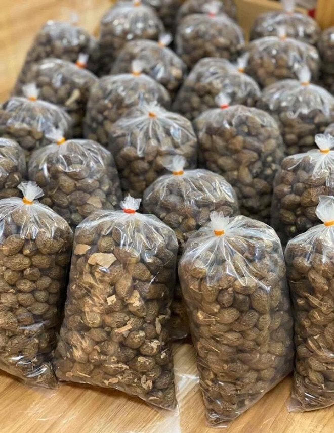 Loại quả này mỗi năm chỉ có một mùa, nên không mua nhanh sẽ phải đợi sang năm mới có.