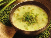 Sức khỏe - Ăn cháo đậu xanh có "giải độc vắc xin"? Chuyên gia lý giải vì sao cháo đậu xanh cực tốt nhưng vô ích với vắc xin