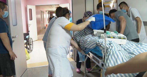 Người chồng nhất quyết không đồng ý ký giấy. (Ảnh minh họa)