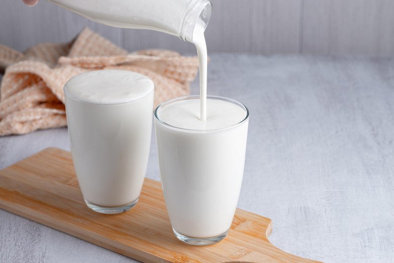 Chưa có nghiên cứu nào đủ bằng chứng chứng minh rửa mặt bằng sữa làm trắng da. 