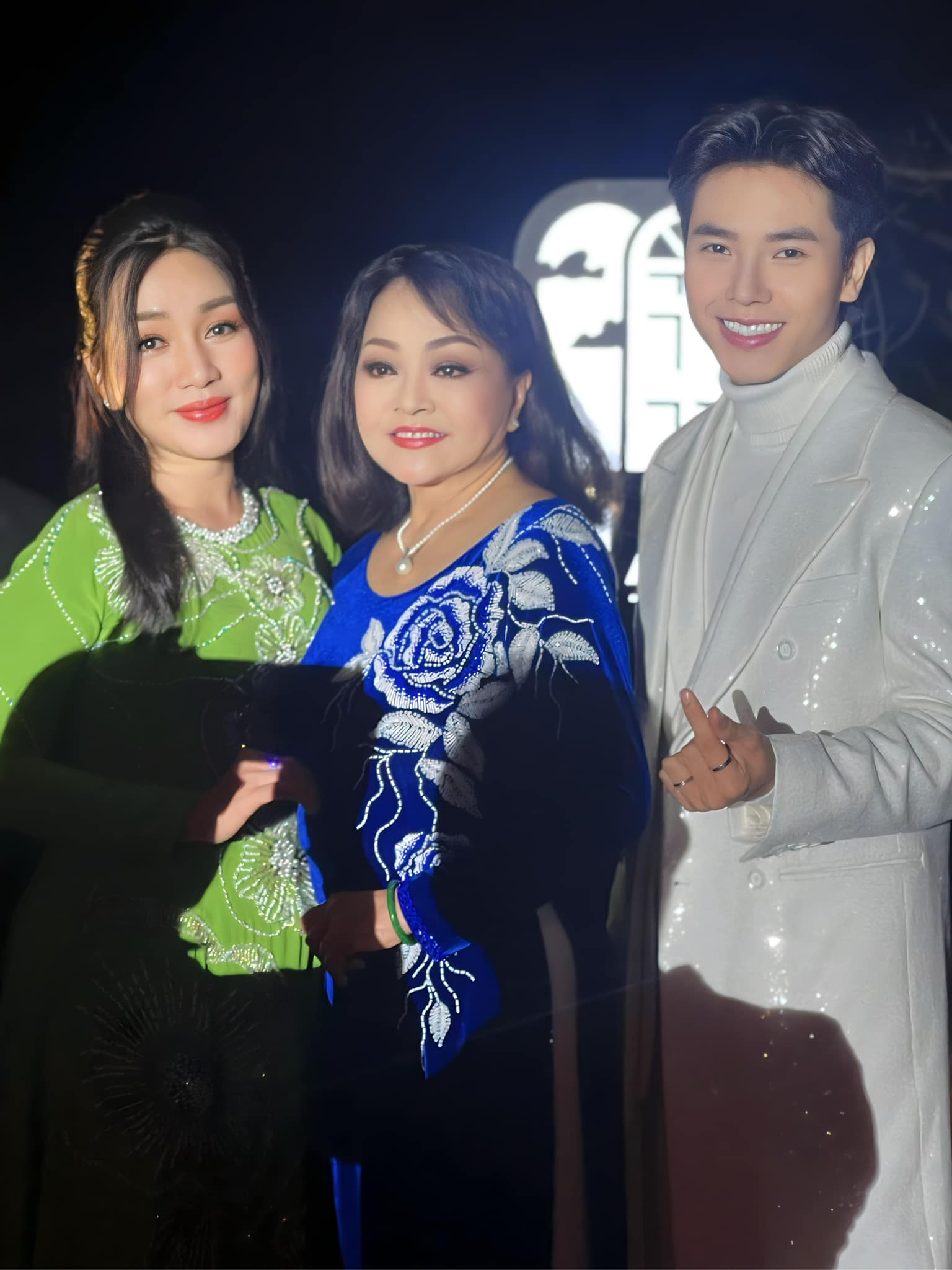 Chuyện ít biết về con gái nuôi ca sĩ Hương Lan: Xinh đẹp, giọng hát ngọt ngào, U40 chưa chồng con - 4