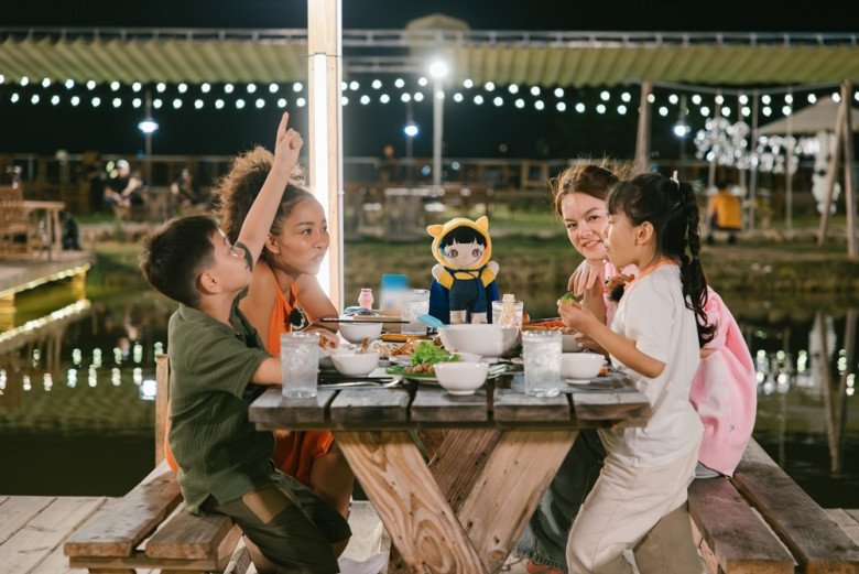 2 bà mẹ dí dỏm mong thành thông gia.