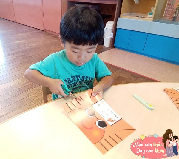 Việc cho trẻ chơi các trò chơi thủ công ngay từ khi còn nhỏ sẽ giúp cải thiện trí nhớ.