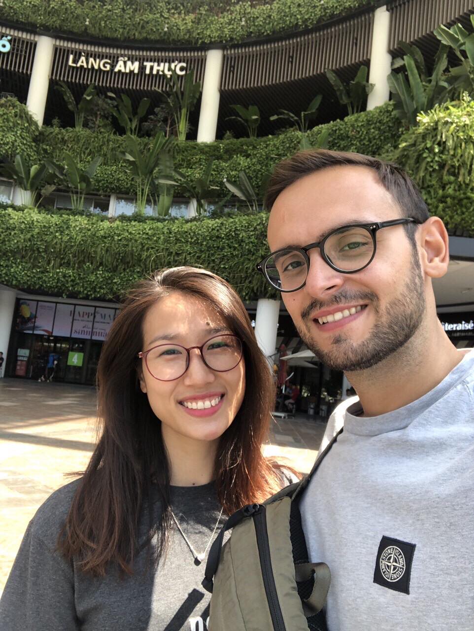 img srchttps://cdn.eva.vn/upload/2-2024/images/2024-05-06/picture-3-1714977622-150-width1200height1600.jpg width1200 /br /
Cặp đôi luôn dành cho nhau những điều tuyệt nhất.